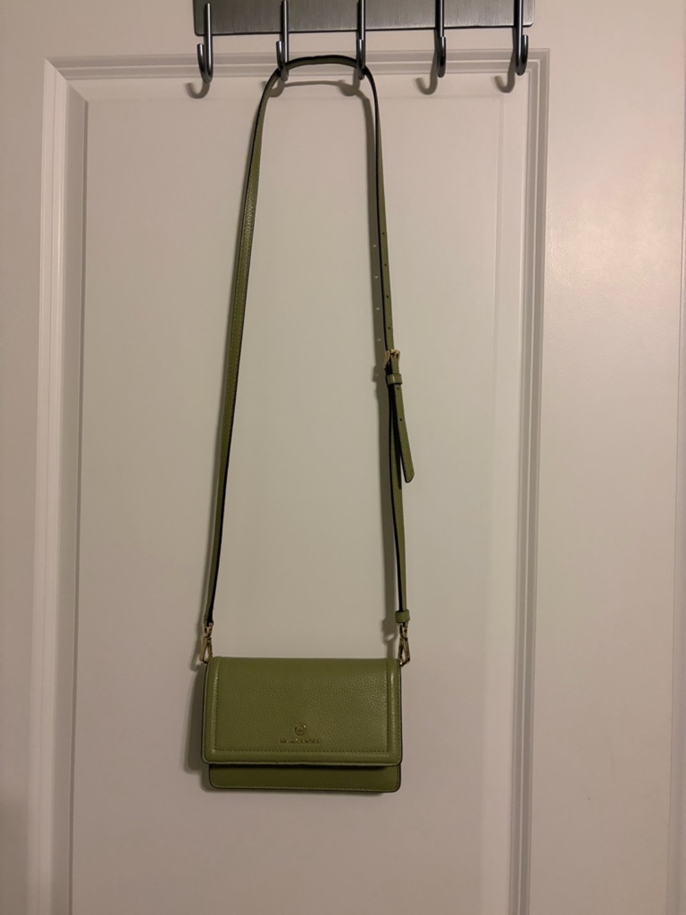 Michael Kors Olive Green Pebbled Leather Crossbody Wallet - Picture 2 of 6